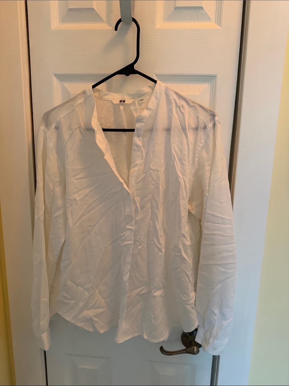 Uniqlo White Women's Long-Sleeve Button-Down Shirt